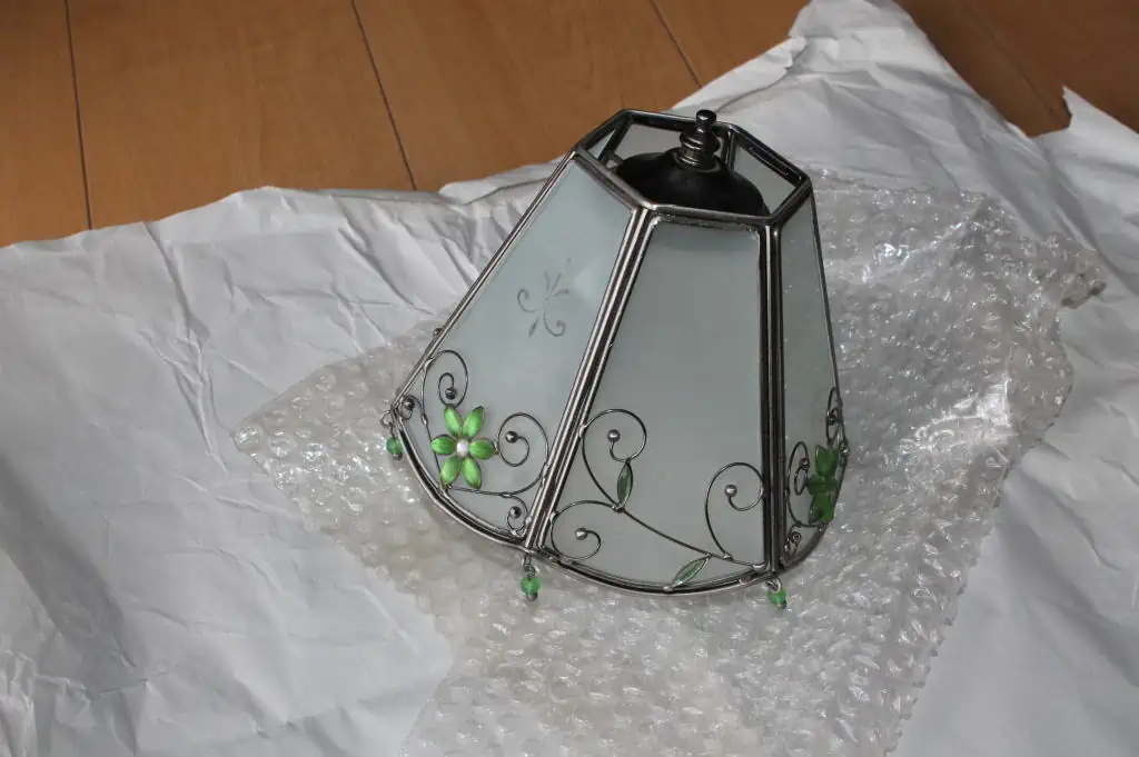 Packing a Glass Lampshade