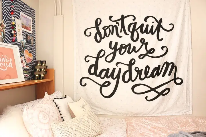 Dorm Room Ideas: DIY Room Decor - Cover those Dorm Walls