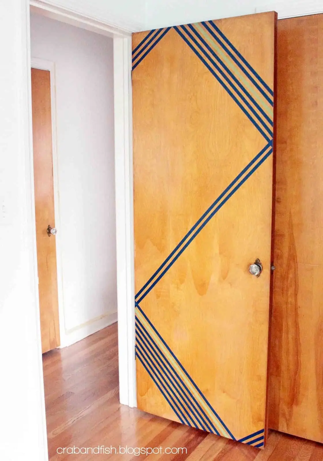 Dorm Room Ideas: DIY Room Decor - Door Designs