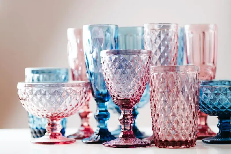 Glaswaren aus Porzellan