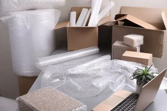 How to Pack Floor Lamps for Moving: Expert Tips for Safe Transport